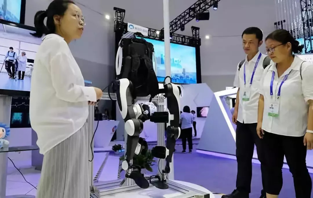 智启未来 世界人工智能大会上的机器人研发浪潮